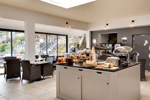 Morgenmadsbuffet hver dag mod et gebyr