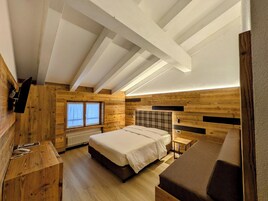 Caja de seguridad en la habitación y escritorio 