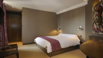 Individually furnished, desk, blackout curtains, soundproofing