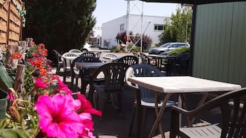 Triple Room | Terrace/patio