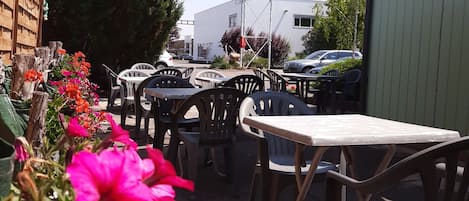 Dreibettzimmer | Terrasse/Patio