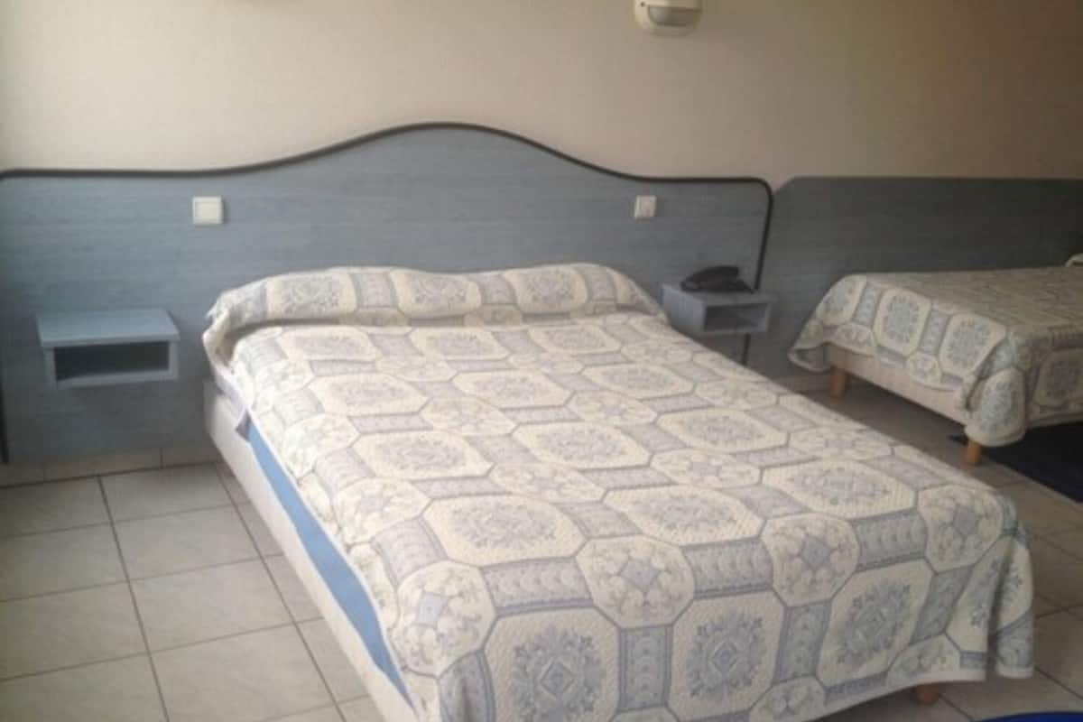 Üç Kişilik Oda | Masa, ses yalıtımı, ütü/ütü masası, kablosuz İnternet