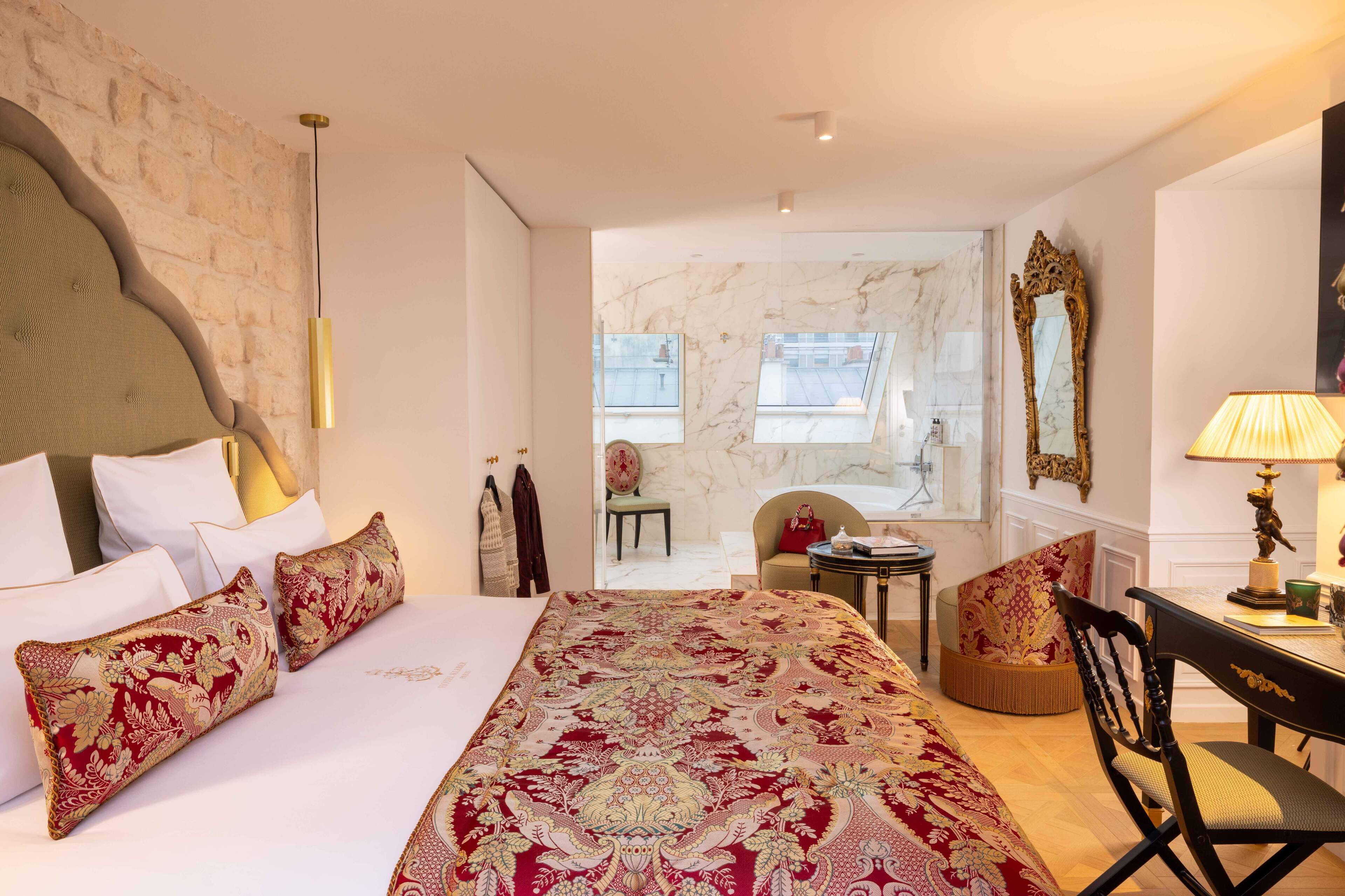 Sábanas de algodón egipcio, ropa de cama de alta calidad y minibar 