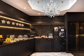 Desayuno buffet todos los días (con cargo)