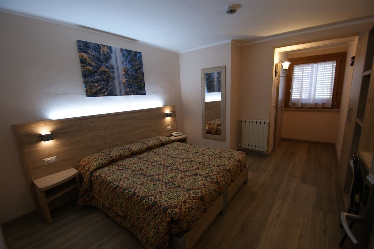 1 bedroom, in-room safe, desk, free WiFi