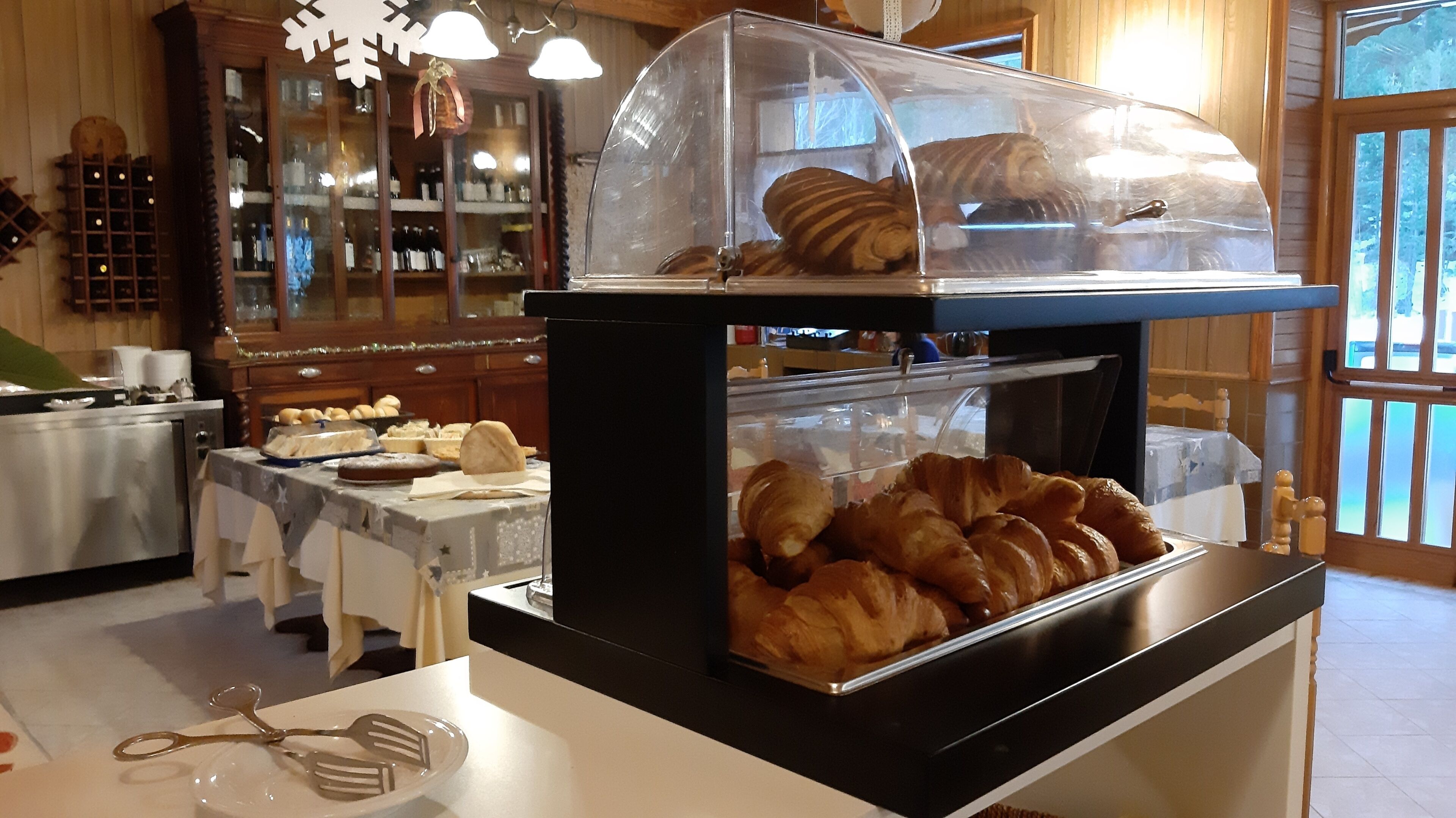 free continental breakfast