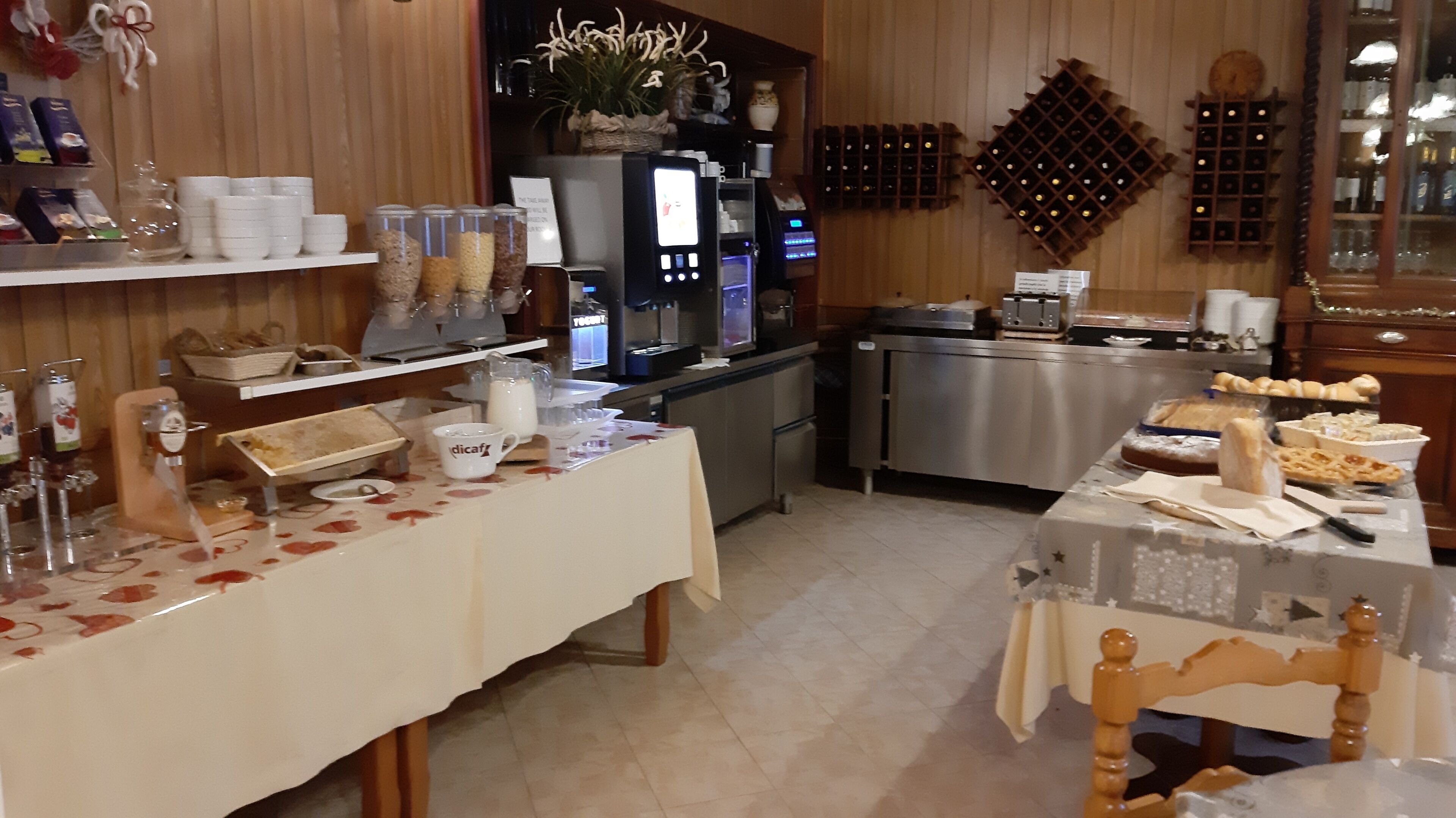 free continental breakfast