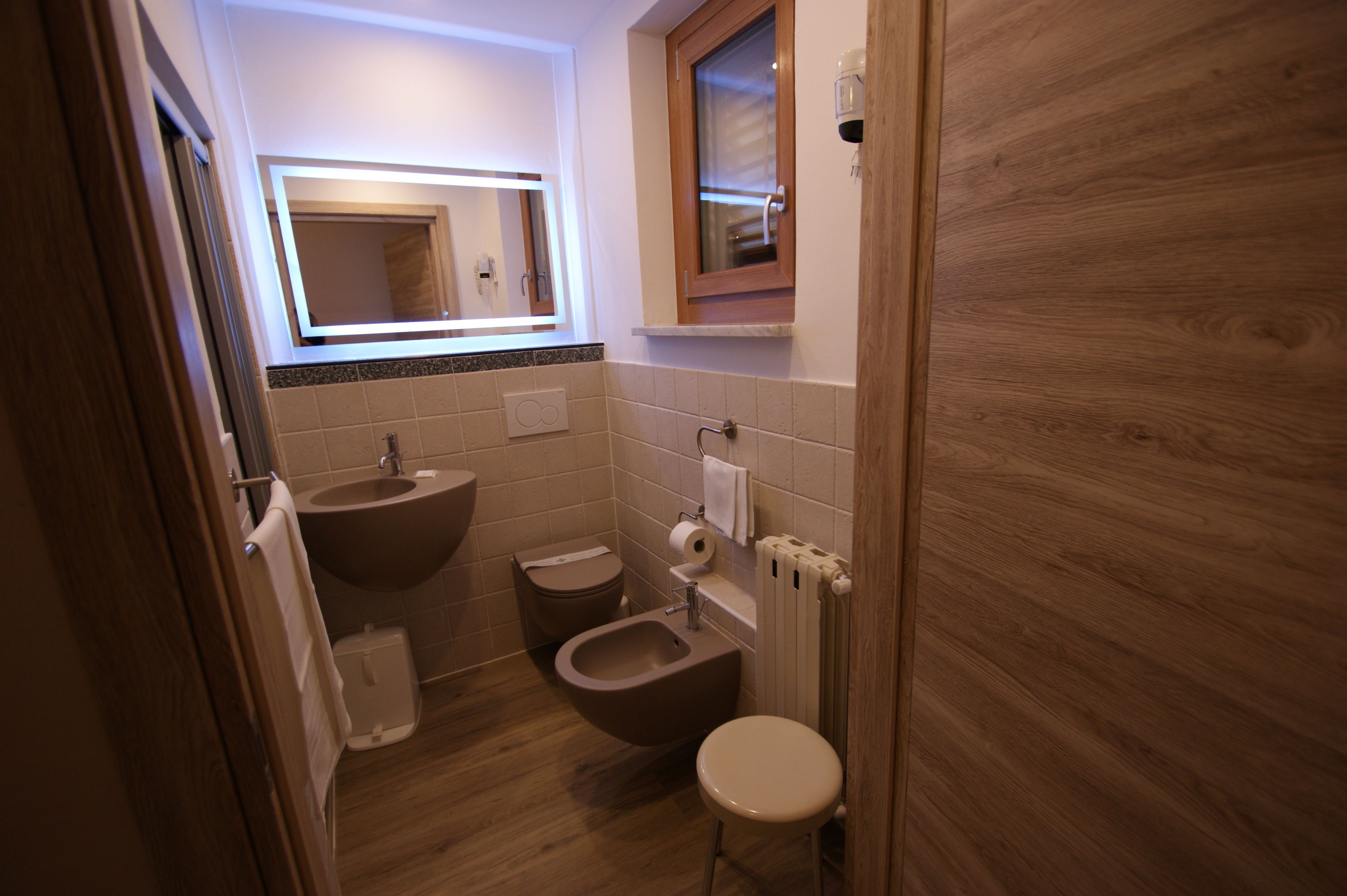 superior double or twin room, 1 bedroom, non smoking | bathroom | shower, rainfall showerhead, hair dryer, bidet