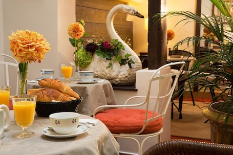 Restaurant. Hotel du Cygne Paris