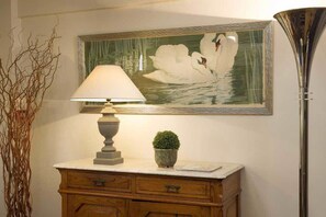 Interior detail - Hotel du Cygne Paris (Paris)