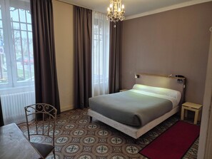 Double Room | 1 bedroom, premium bedding, memory-foam beds, desk - Hotel Saint Jean (Chalon-sur-Saone)