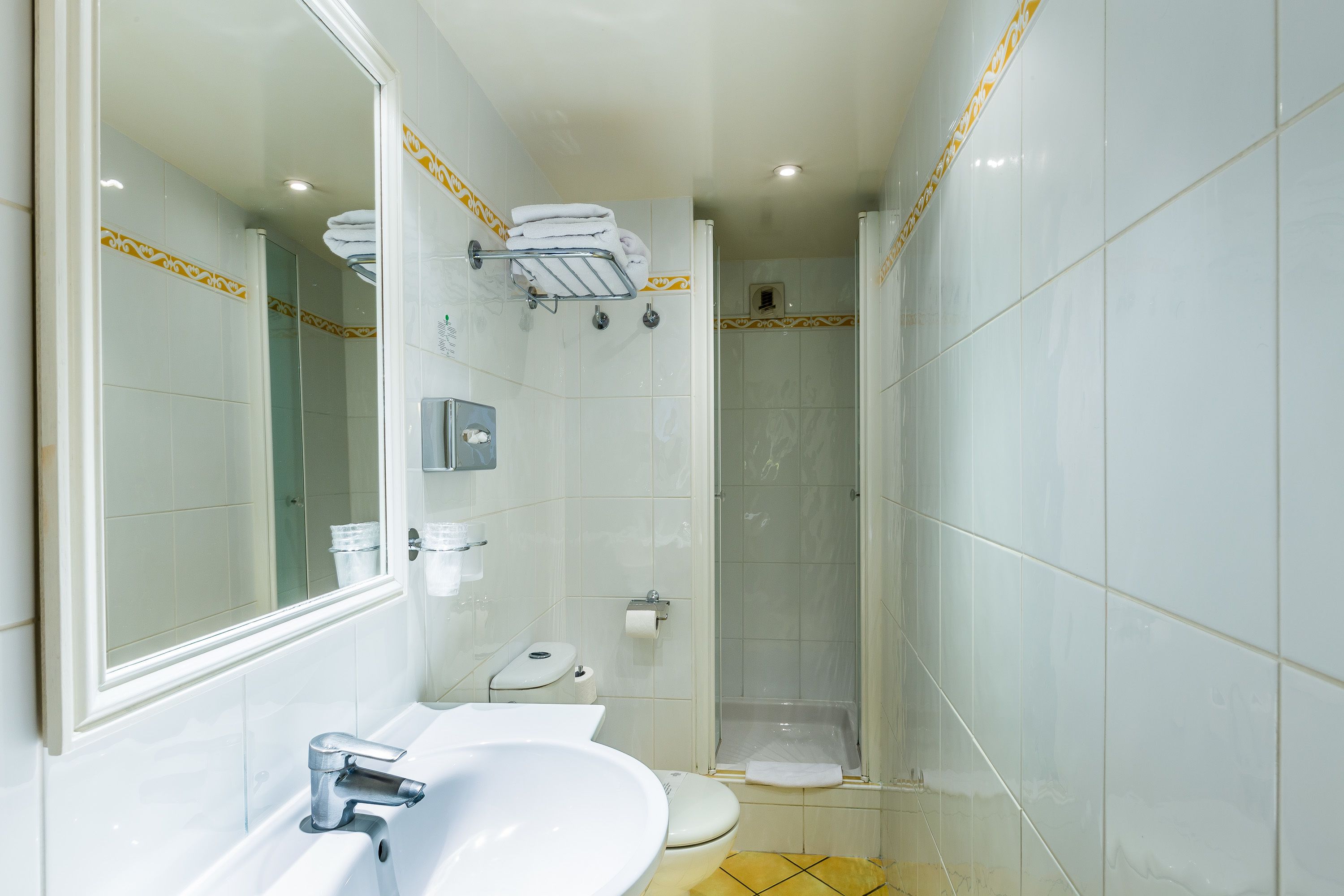 Photo - Austin's Arts Et Metiers Hotel