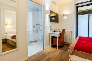 Zimmersafe, Verdunkelungsvorhänge, schallisolierte Zimmer