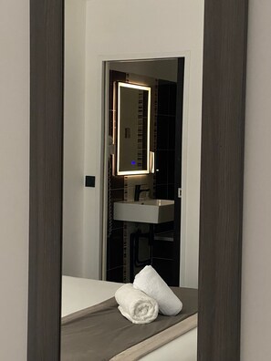 Chambre  Simple | ベビーベッド、可動式ベッド、WiFi (無料)、ベッドシーツ