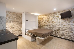Schreibtisch, schallisolierte Zimmer, kostenloses WLAN, Bettwäsche