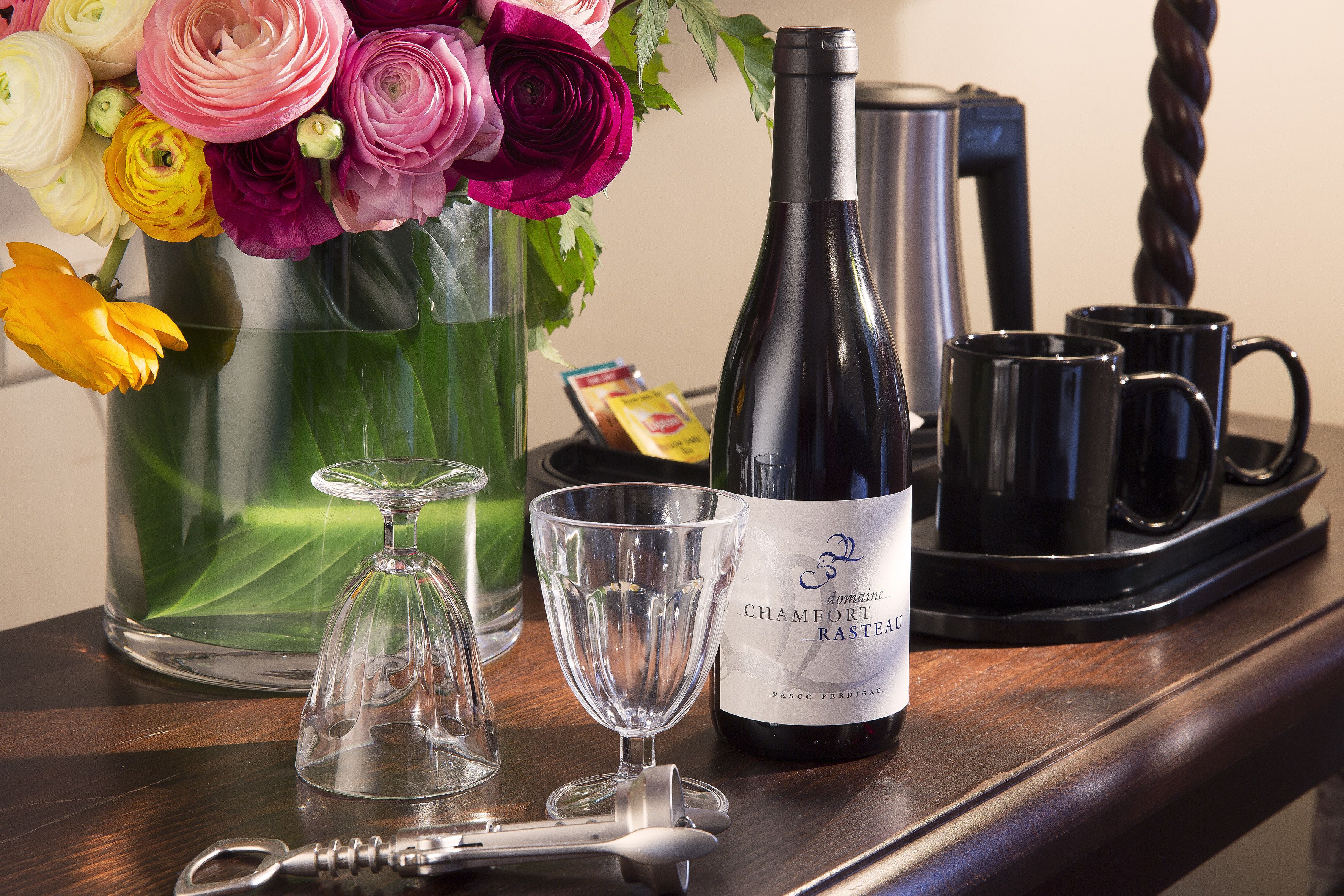 in-room safe, desk, soundproofing, free wifi