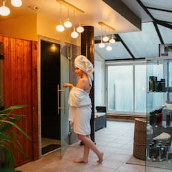 Couples treatment room(s), body treatments, hot stone massages