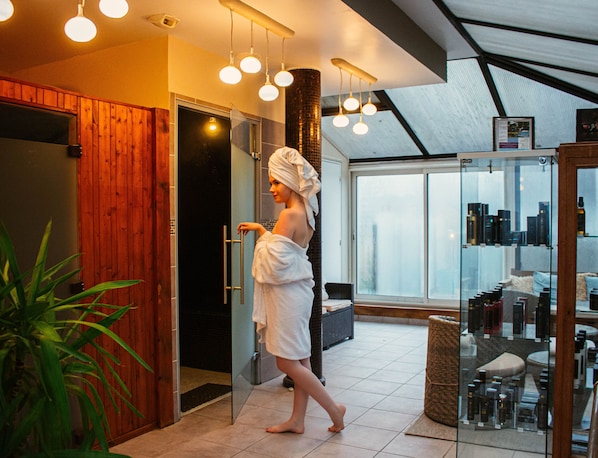 Couples treatment room(s), body treatments, hot stone massages
