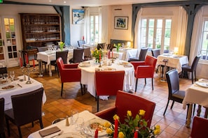Lunch and dinner served, French cuisine - Hostellerie de la Vieille Ferme (Criel-sur-Mer)