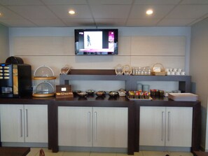 Kontinental frokost hver dag (EUR 7.00 per person)