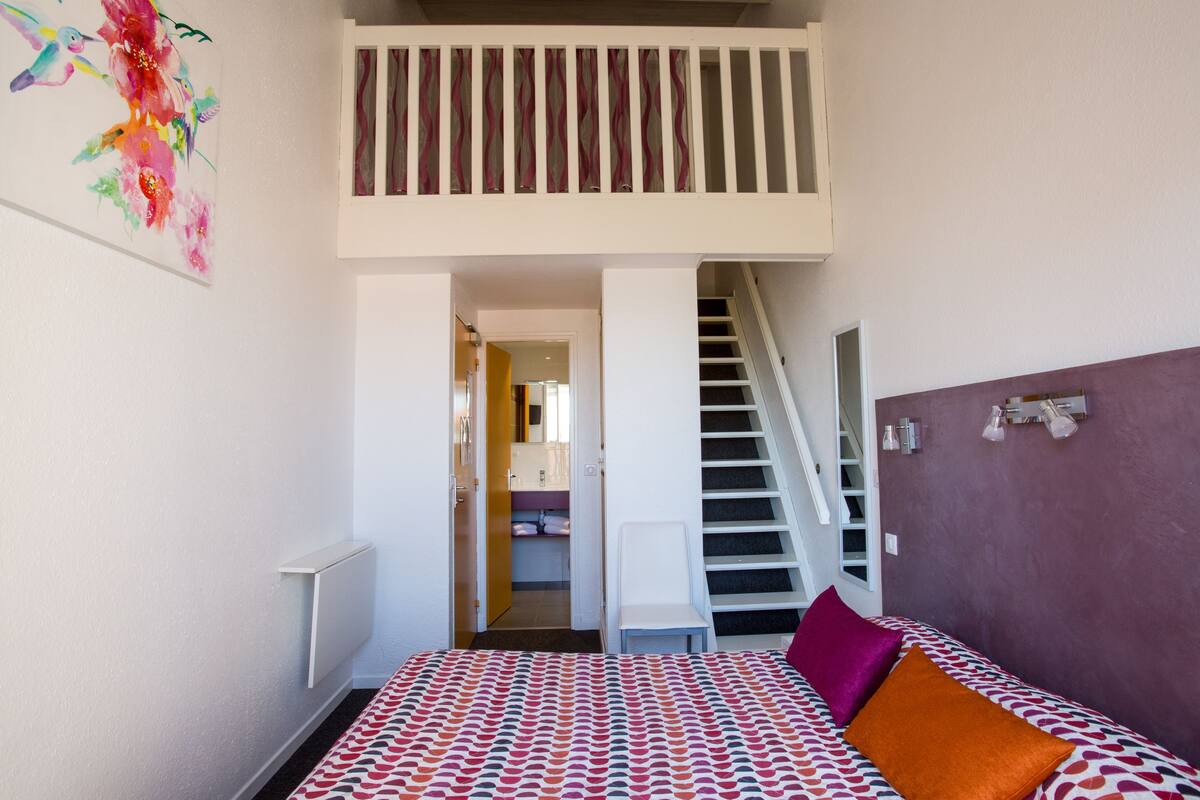 Desk, iron/ironing board, free WiFi, wheelchair access