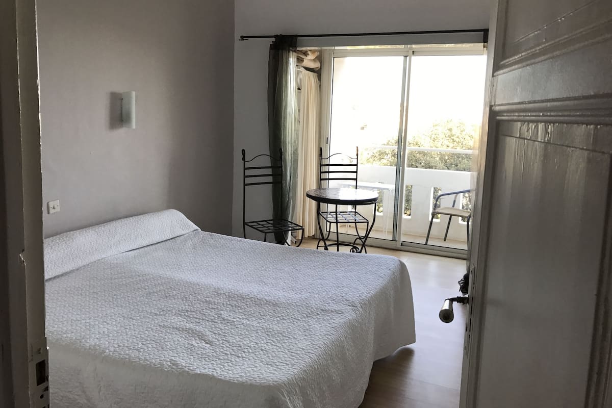 Double Room, Balcony, Sea View | In-room safe, desk, free cots/infant beds, free WiFi
