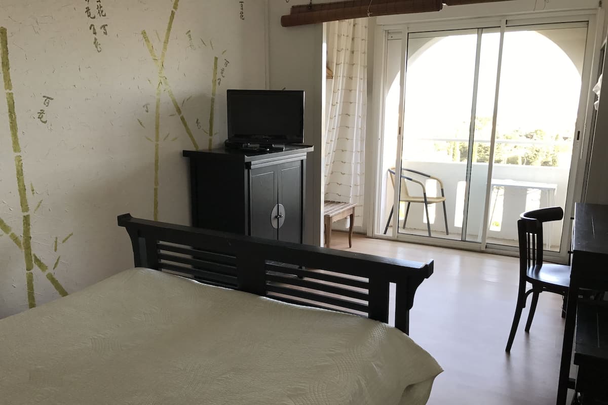 Superior Room, Sea View | In-room safe, desk, cribs (free), WiFi (free)