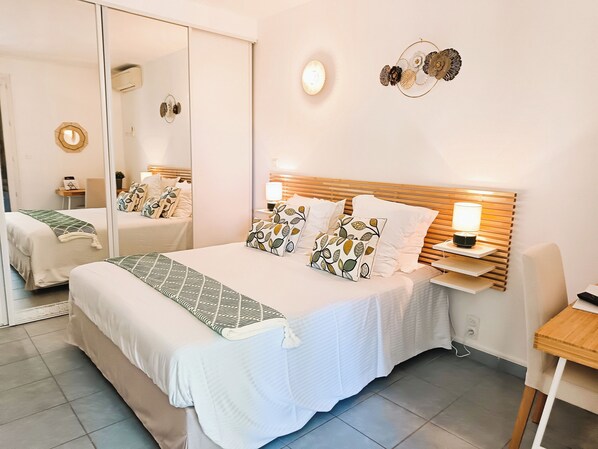 Family Suite, Garden View | Individually decorated, desk, laptop workspace, blackout drapes - Le Mediterranée (Hyères)