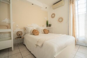 Superior Double Room, 1 Double Bed (DOUBLE SUPERIEUR) - Le Mediterranée (Hyères)