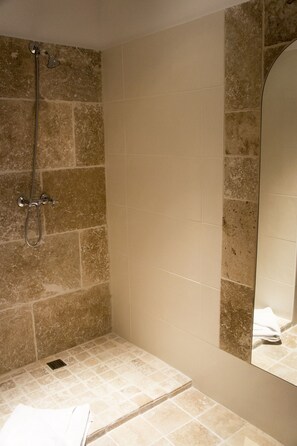 Douche de la salle de bain