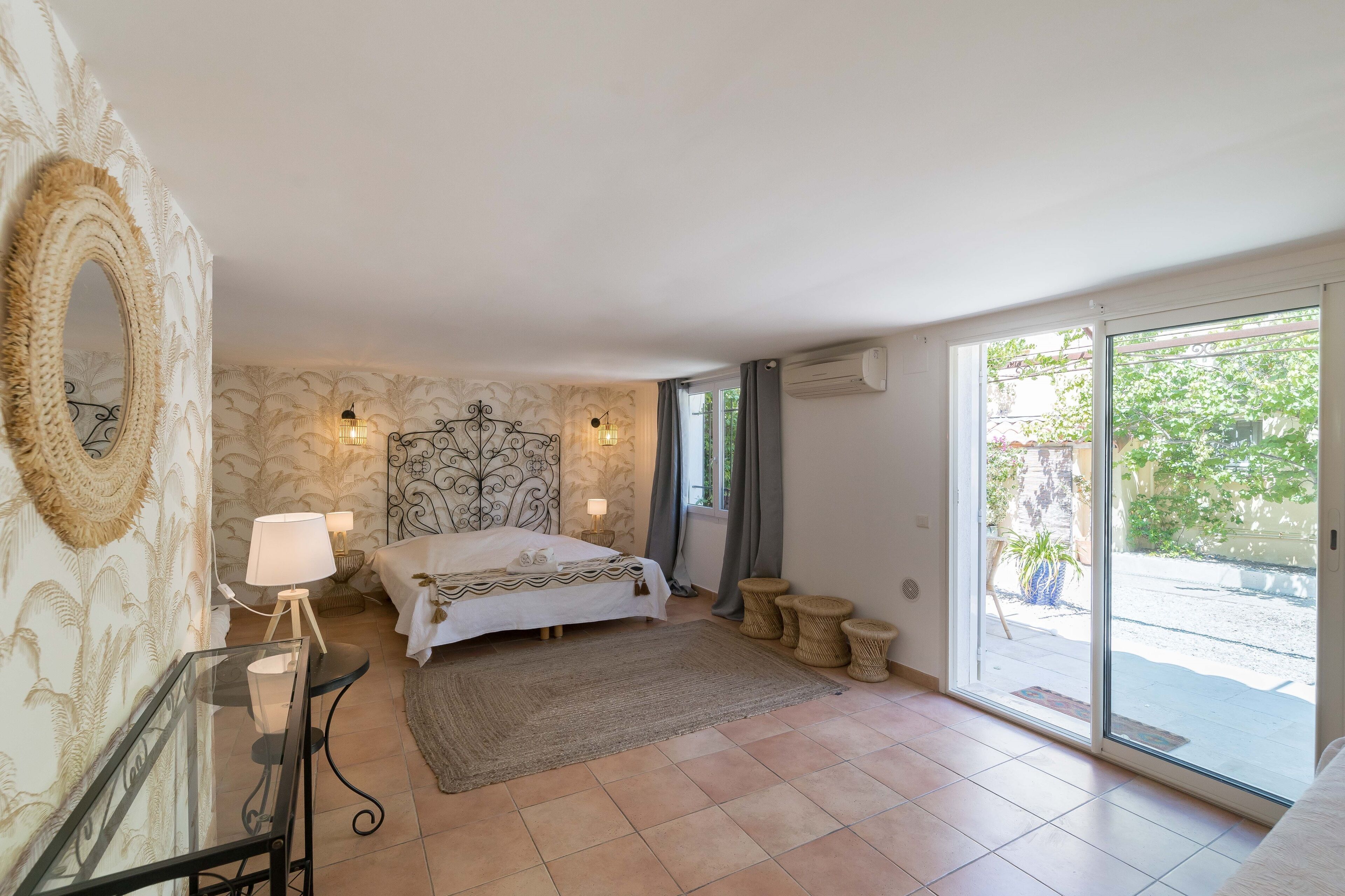 junior suite, garden view | premium bedding, in-room safe, individually decorated, desk