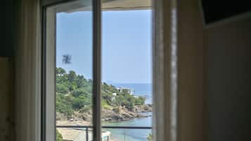 Superior-Doppelzimmer, Meerblick | Hochwertige Bettwaren, Zimmersafe, individuell dekoriert, Schreibtisch