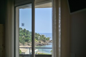 Premium bedding, in-room safe, individually decorated, desk - Cap Riviera (Fréjus)