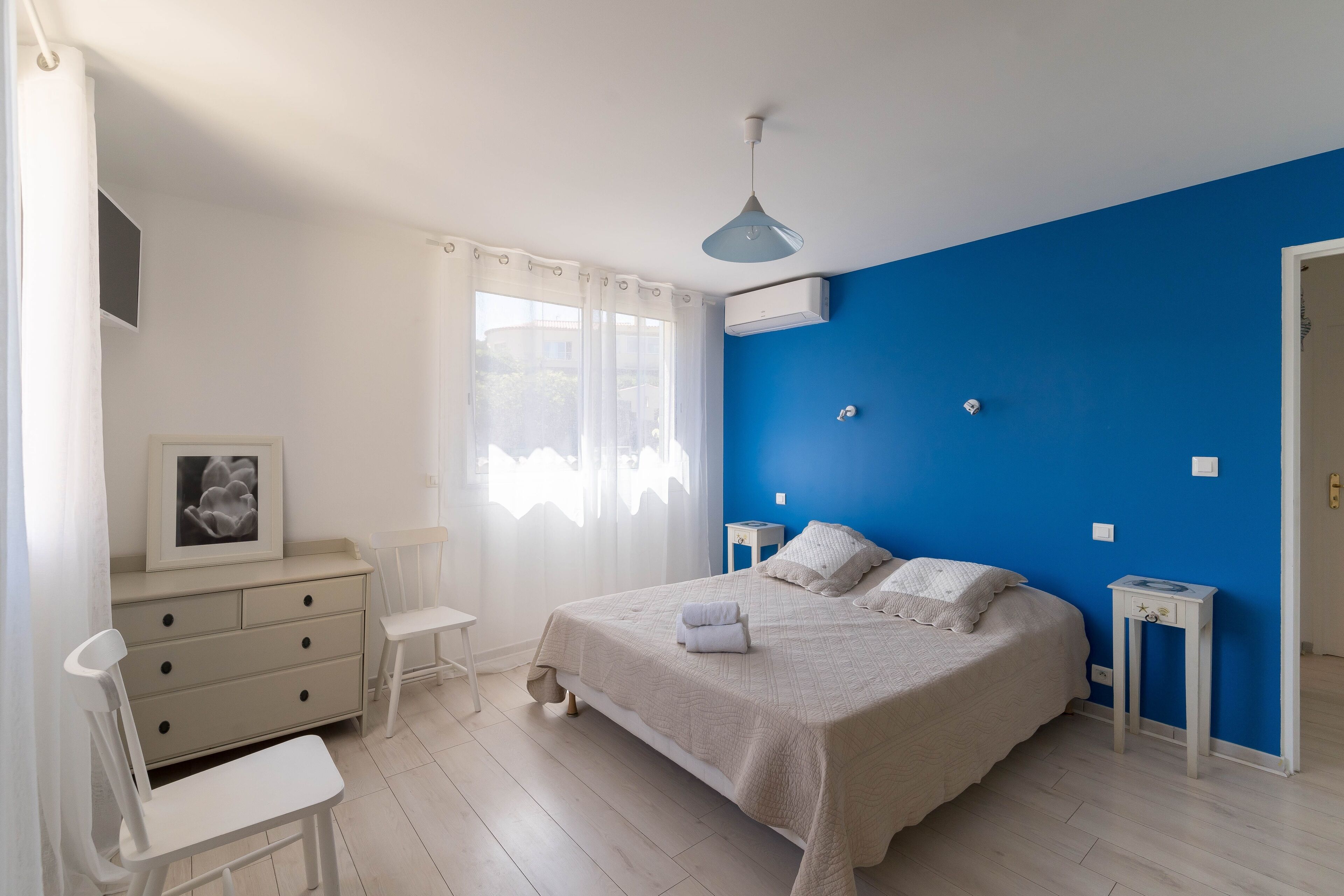 family suite, garden view | premium bedding, in-room safe, individually decorated, desk