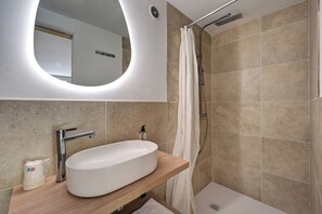 Junior Suite, Garden View | Premium bedding, in-room safe, individually decorated, desk - Cap Riviera (Fréjus)