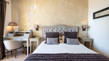 Superior Double Room | 1 bedroom, premium bedding, minibar, in-room safe