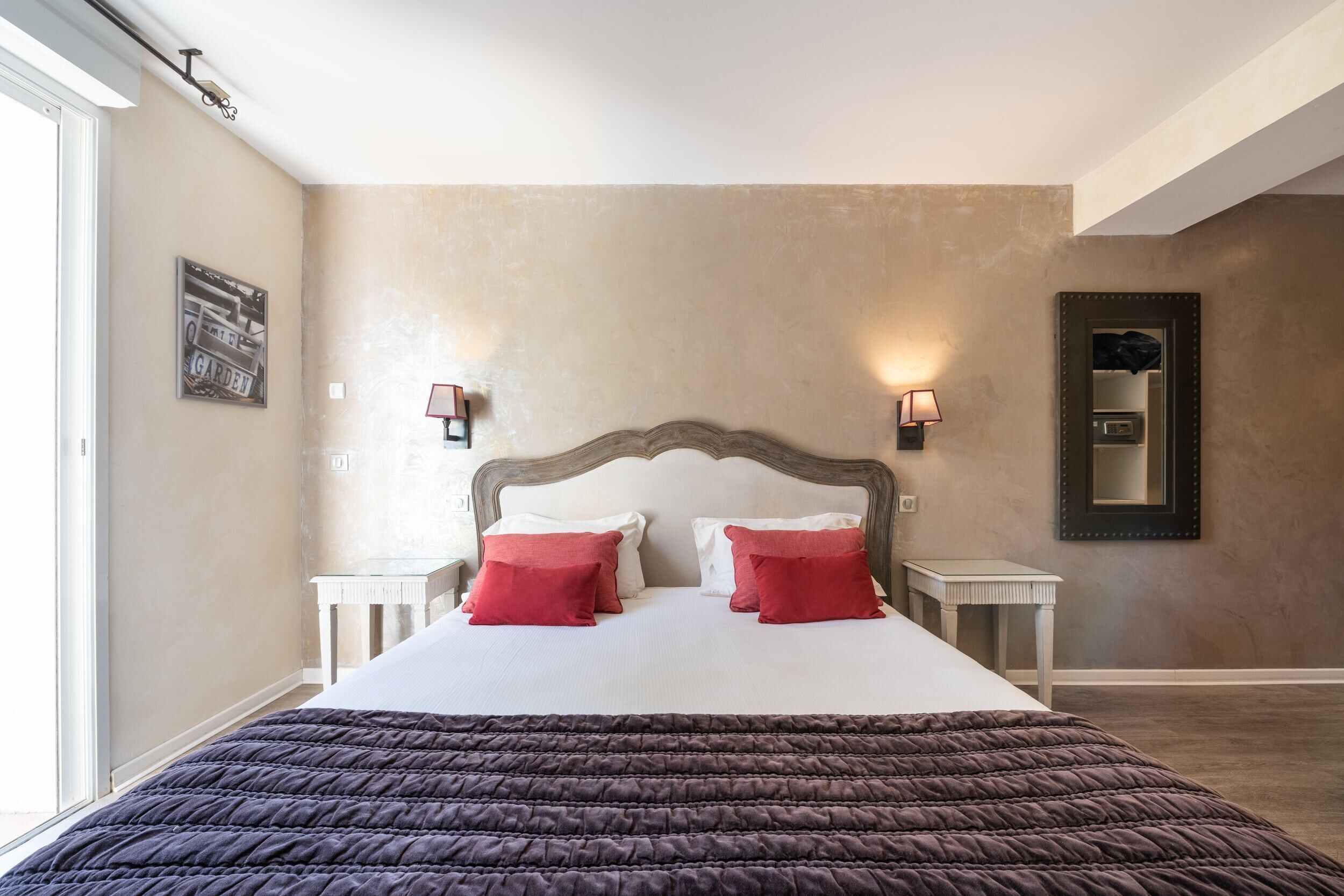 superior double or twin room | 1 bedroom, premium bedding, minibar, in-room safe