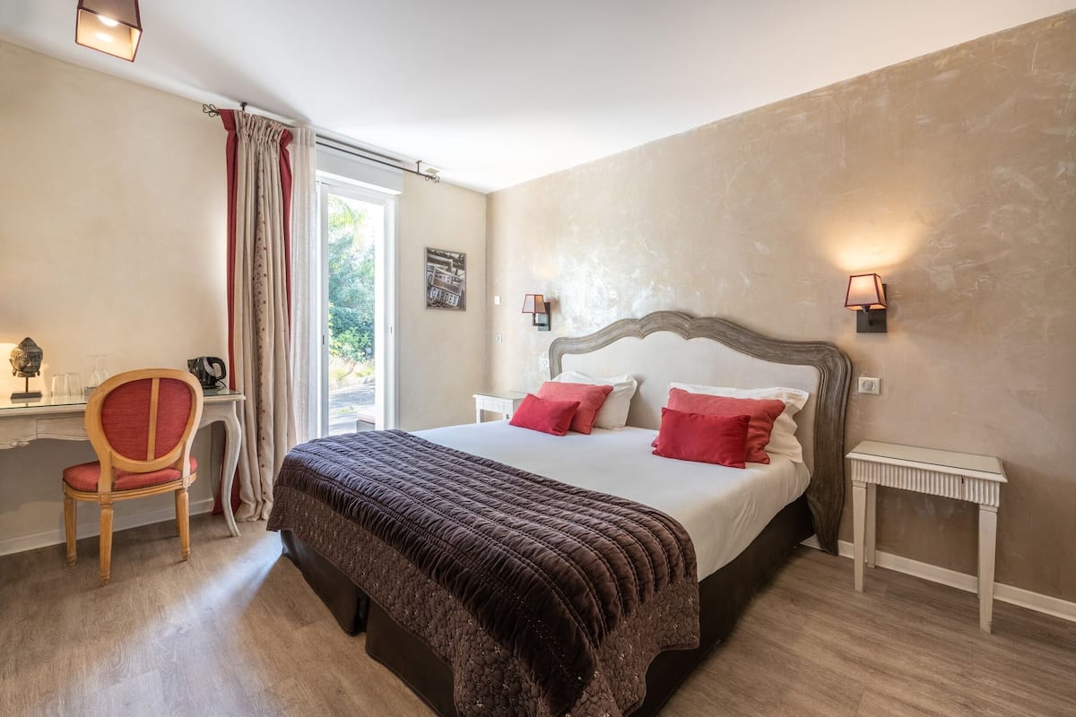 Superior-Doppel- oder -Zweibettzimmer
