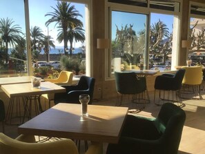 Sittområde i lobbyn