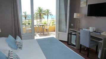 Frette Italian sheets, premium bedding, minibar, in-room safe