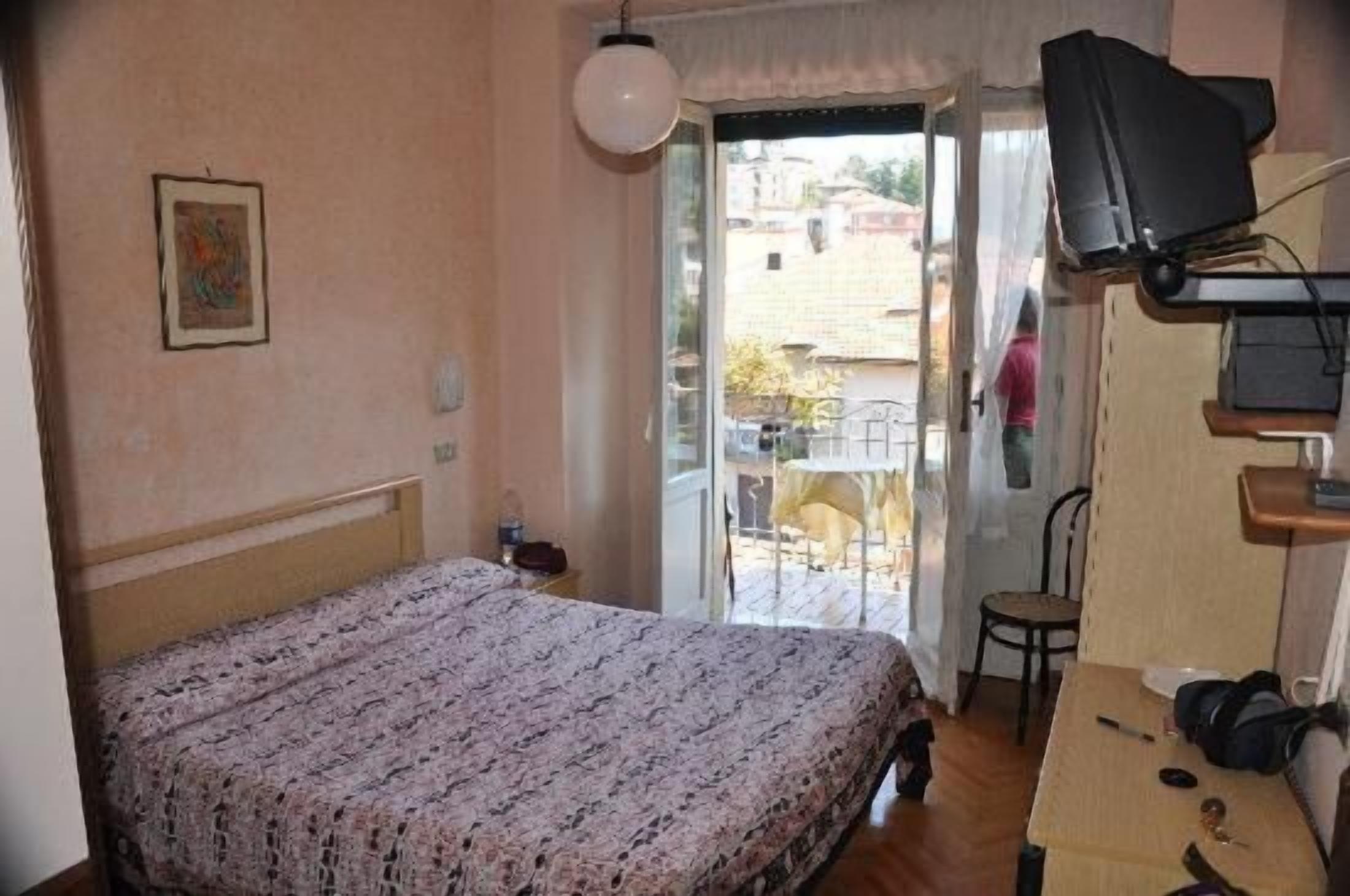 down duvets, minibar, in-room safe, desk