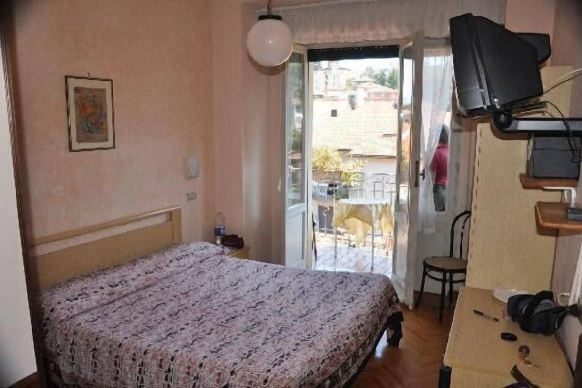 down duvets, minibar, in-room safe, desk