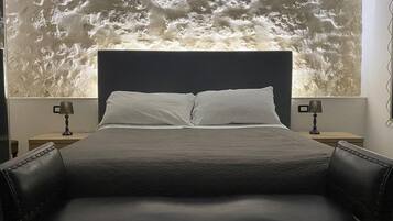 Doppelzimmer, Terrasse | Minibar, Zimmersafe, Schreibtisch, schallisolierte Zimmer