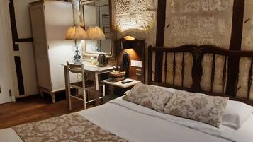 Habitación doble Confort | Insonorización, tabla de planchar con plancha y wifi gratis