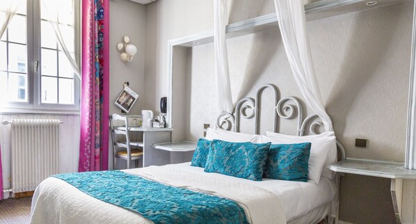 Habitación doble Confort | Insonorización, tabla de planchar con plancha y wifi gratis 