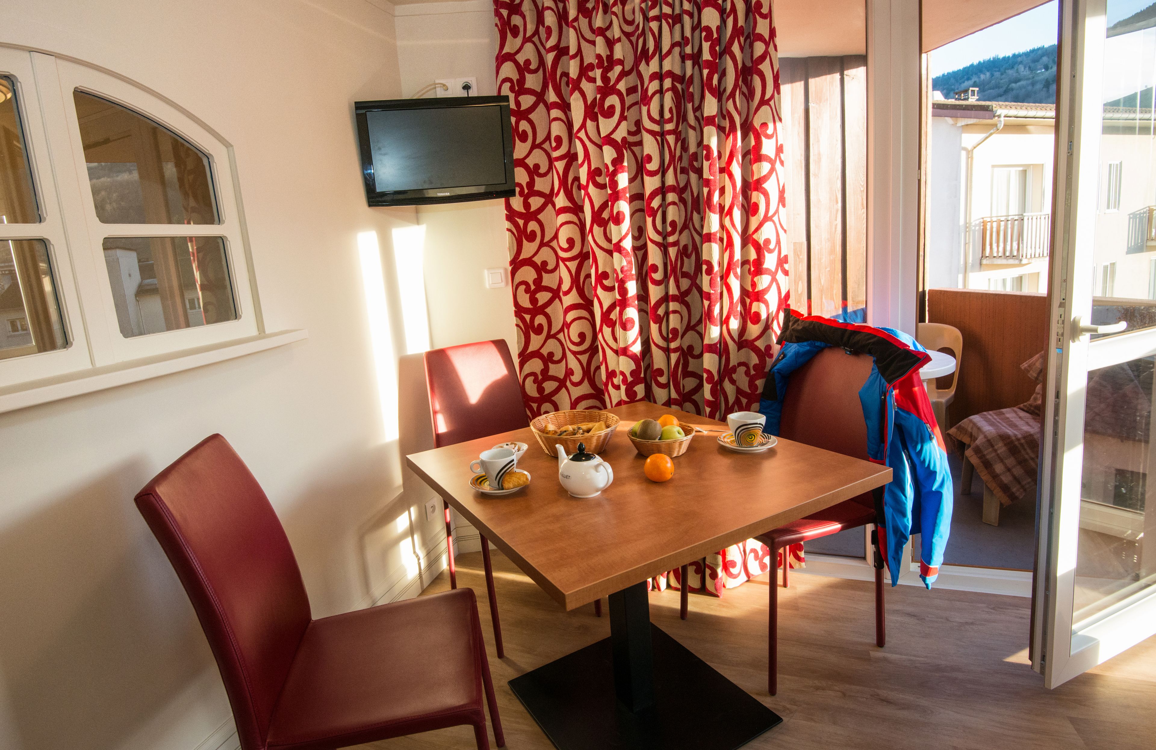 standard room (résidence) | 1 bedroom, desk, laptop workspace, soundproofing