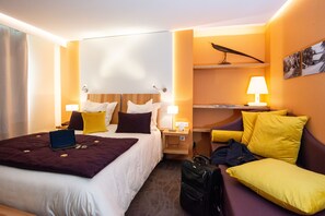 Superior Double Room (Hôtel) | Desk, laptop workspace, soundproofing, iron/ironing board - Hôtel Les Vallées (La Bresse)