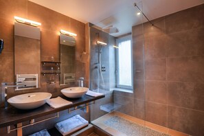 Hair dryer, towels - Hôtel Les Vallées (La Bresse)