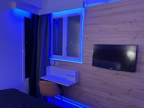 Deluxe-Doppelzimmer | Minibar, Zimmersafe, Verdunkelungsvorhänge, schallisolierte Zimmer