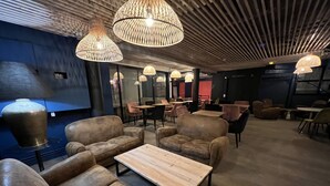 Lobby lounge - Paris Saint-Cloud Hôtel (Saint-Cloud)